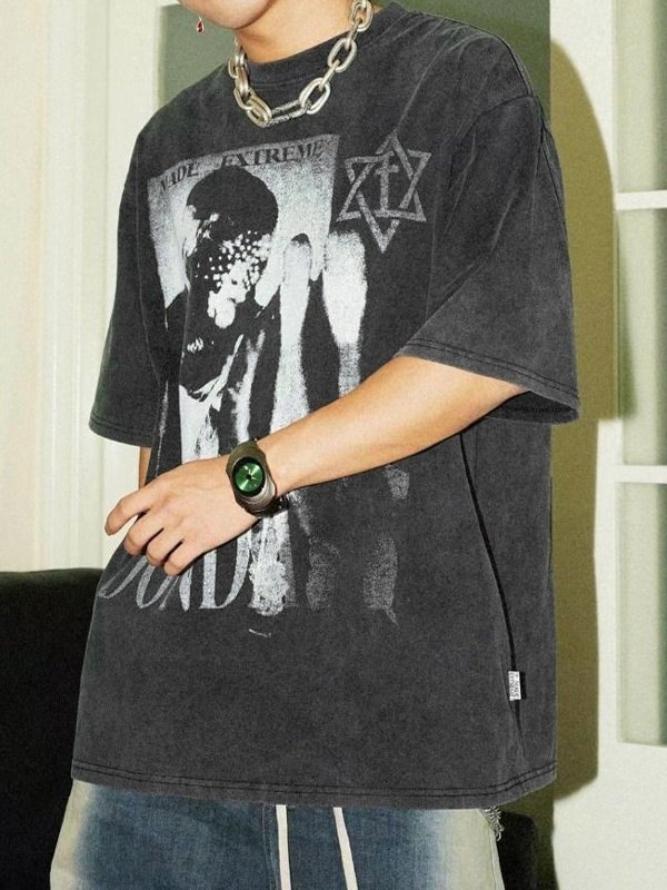 Gewaschenes und bedrucktes Herren-T-Shirt im Used-Look-1